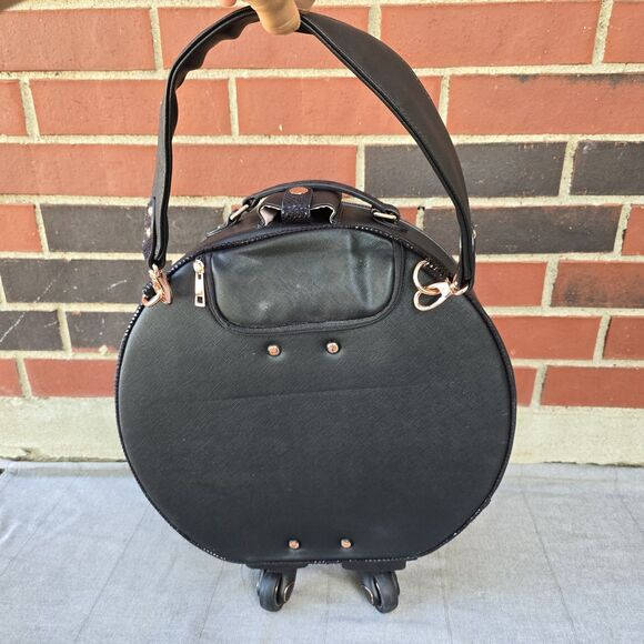Chic Black Round Travel Bag - Picture 3 of 15